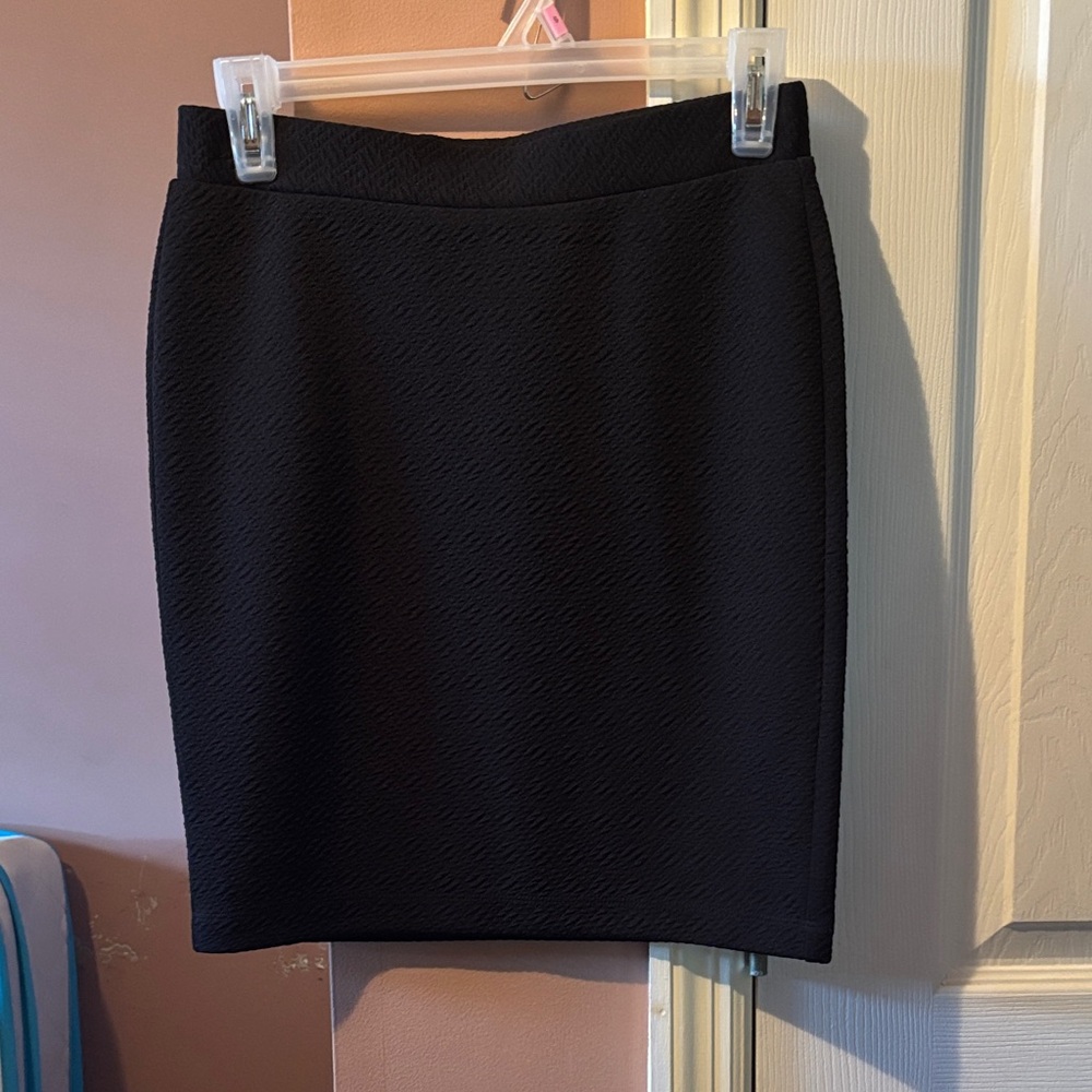 LOFT Classic Black Pencil Skirt